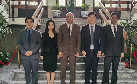 �ͻ�˹̹פ����ʹ�ݾ���¡�صİ佱��ʽ�䷢����Ͷ�ʲ���֤��